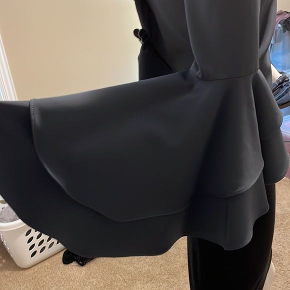 MILLY ANNIE TOP GRAY BOAT NECK SCOOP BACK LAYERED BELL SLEEVE TOP size 2 NWT - Picture 7 of 17